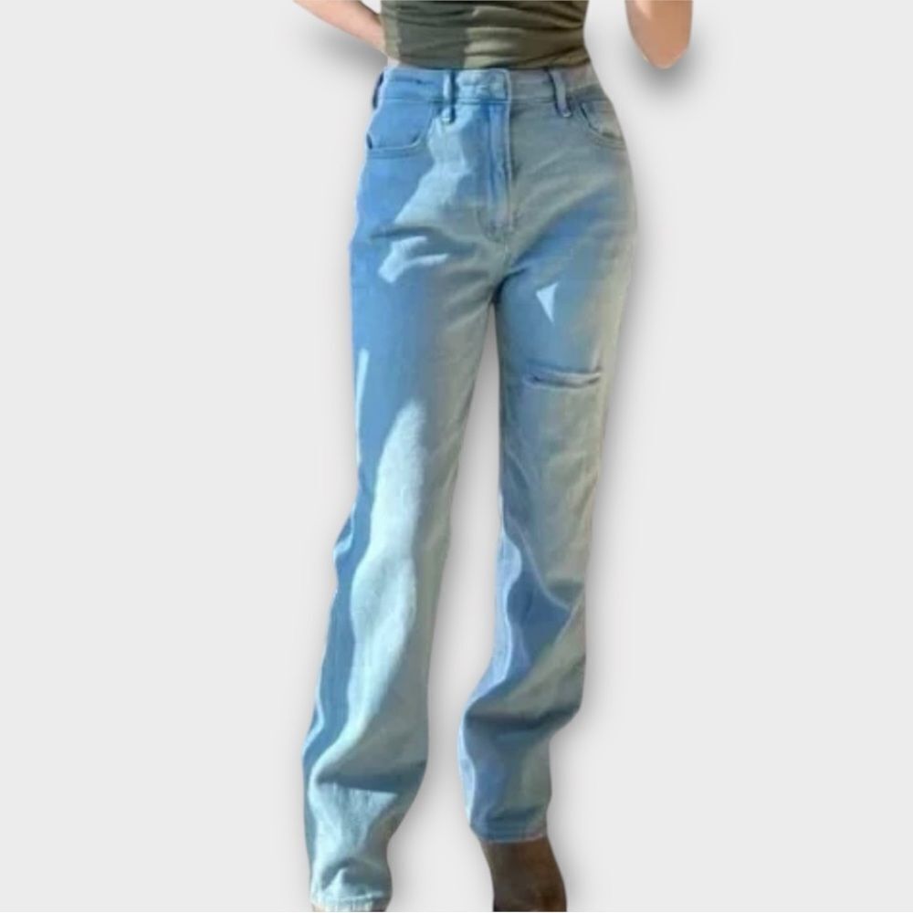 Hollister Ultra High Rise Stacked Vintage Straight Leg Jeans in Light Wash SZ 3R